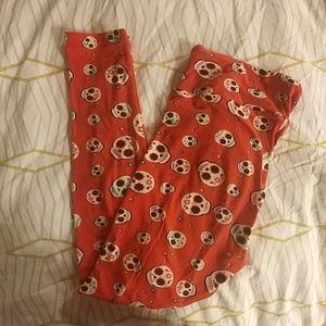 T&C LLR Halloween leggings with sugar skulls! 💀